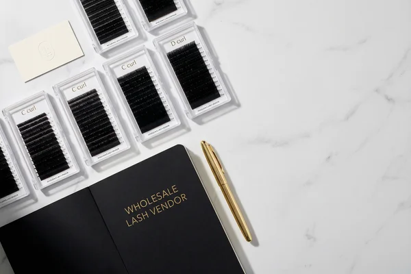 how-to-become-a-wholesale-lash-vendor-featured